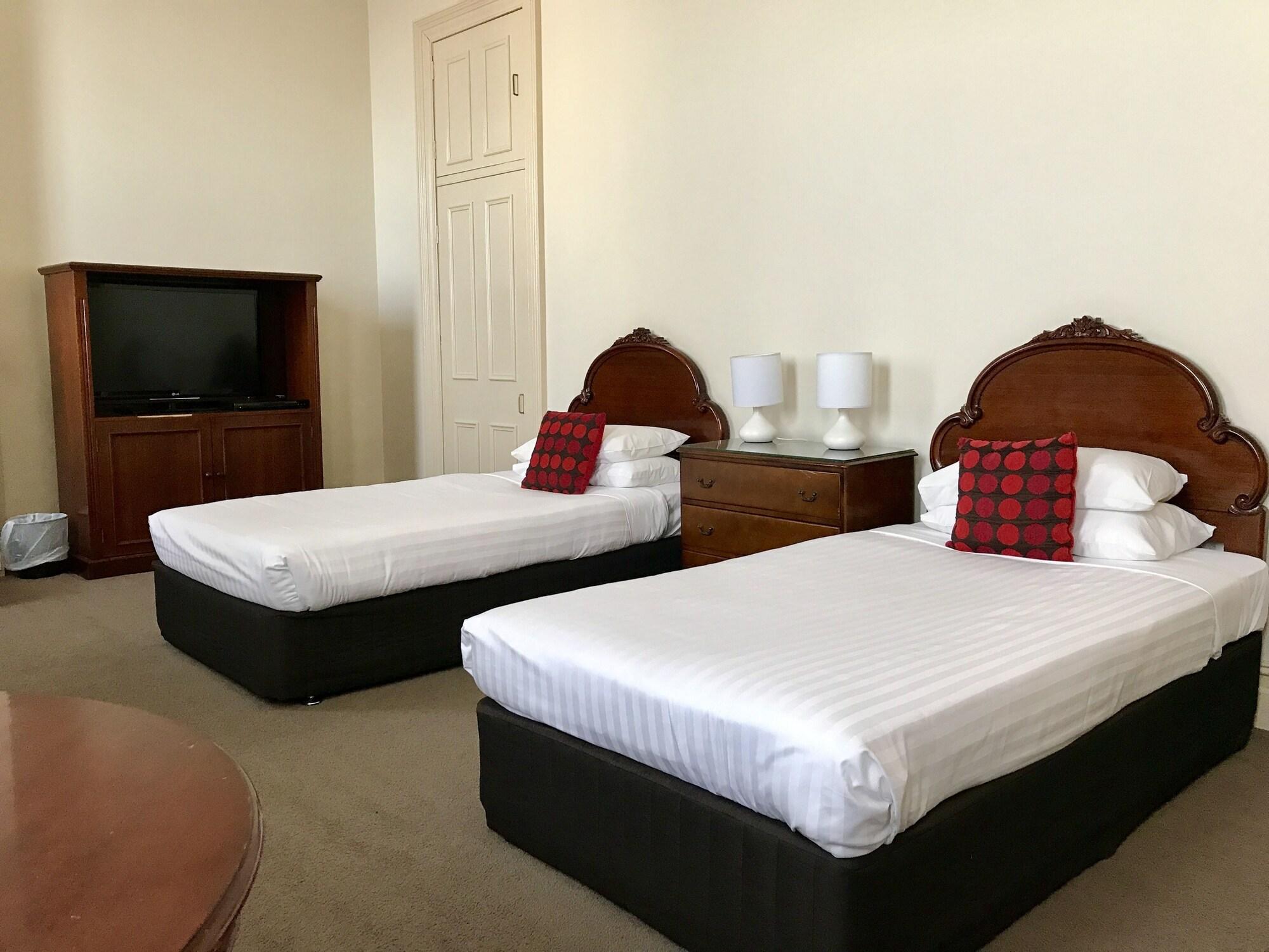 The Hotel Shamrock Bendigo Bagian luar foto