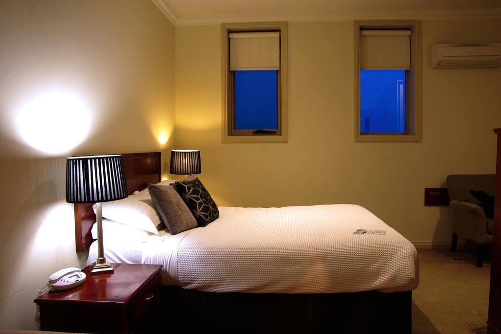 The Hotel Shamrock Bendigo Bagian luar foto