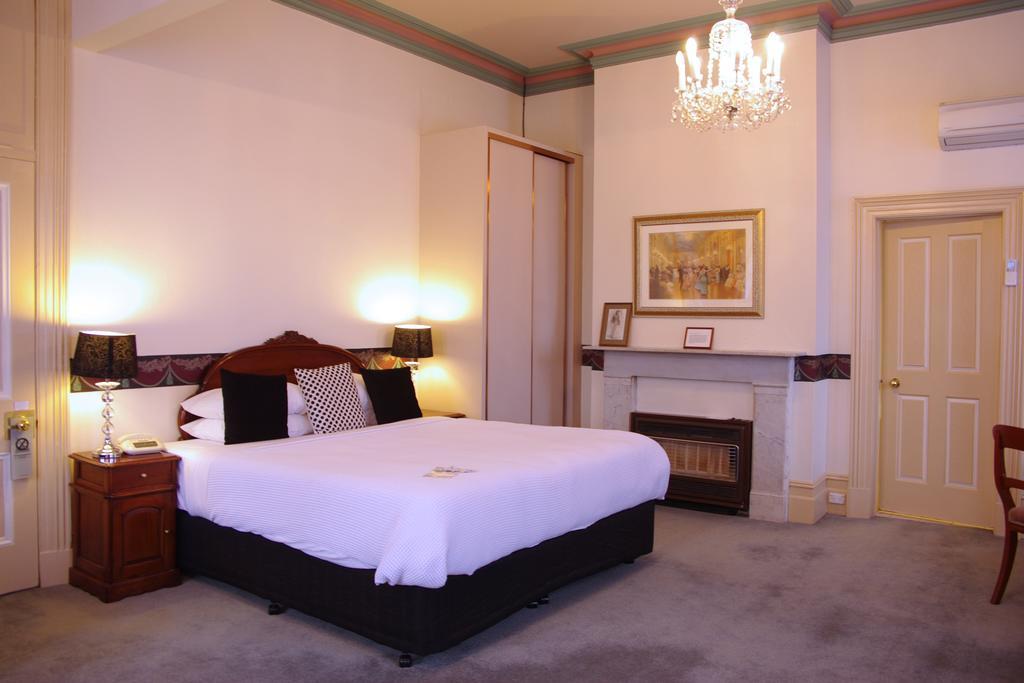 The Hotel Shamrock Bendigo Bagian luar foto