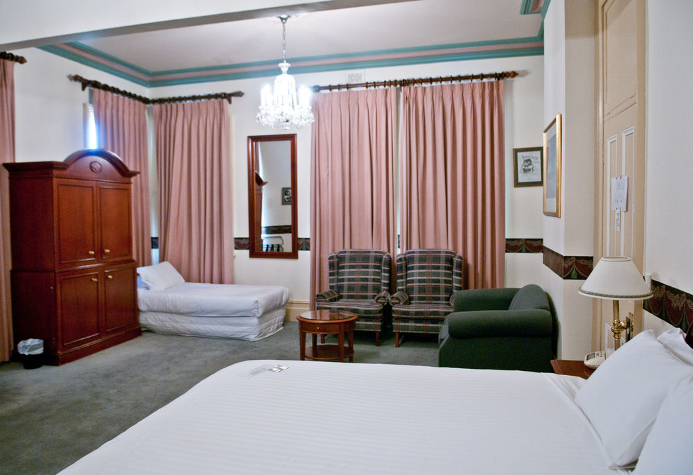The Hotel Shamrock Bendigo Bagian luar foto