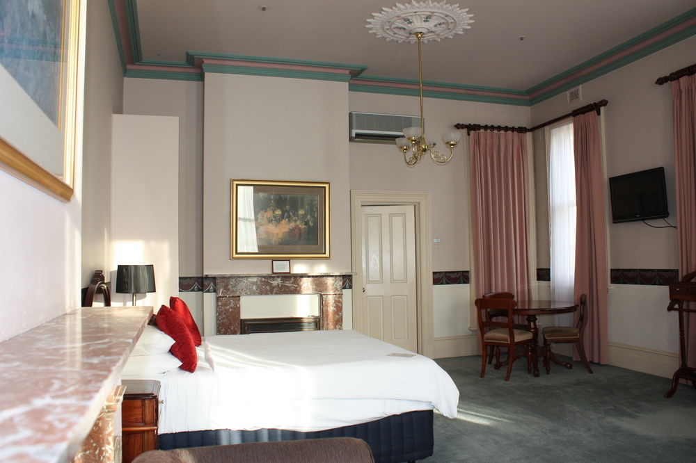 The Hotel Shamrock Bendigo Bagian luar foto