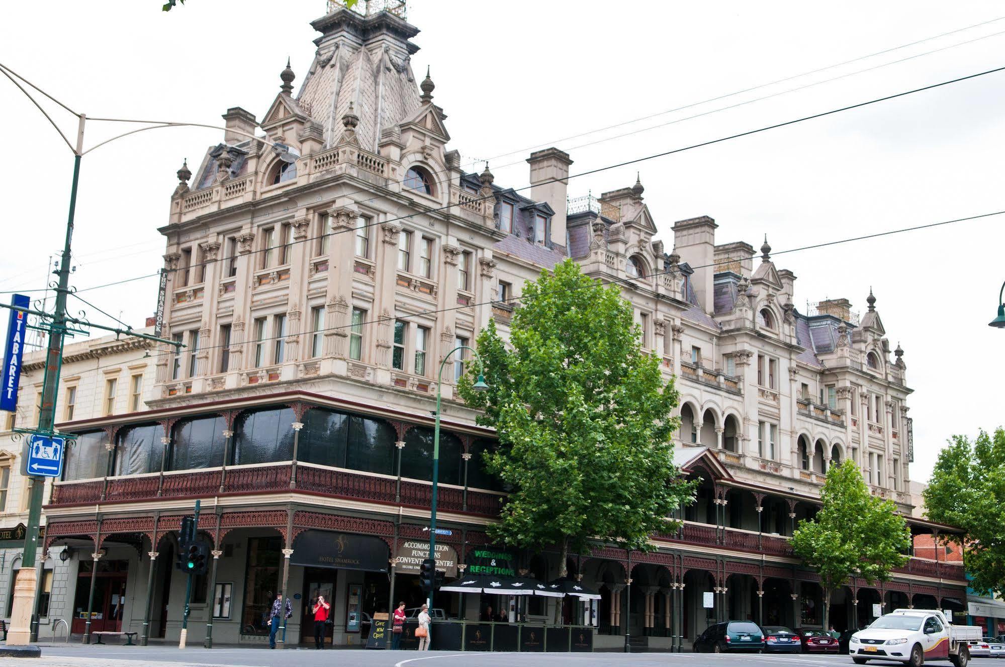 The Hotel Shamrock Bendigo Bagian luar foto